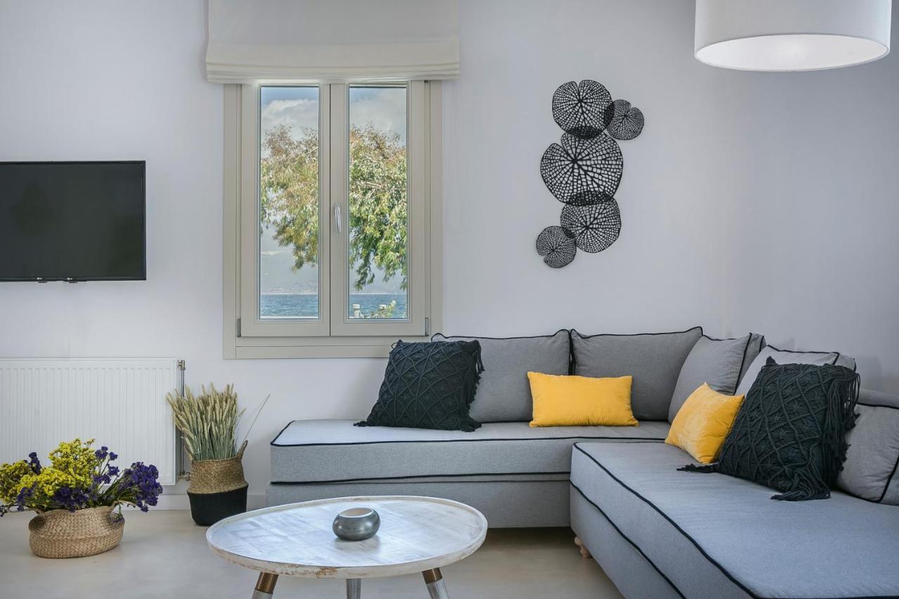 Villa Olvio Living By The Sea à Sami  Extérieur photo