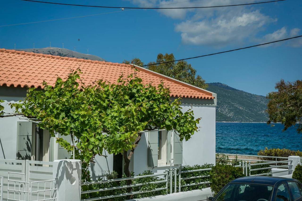 Villa Olvio Living By The Sea à Sami  Extérieur photo
