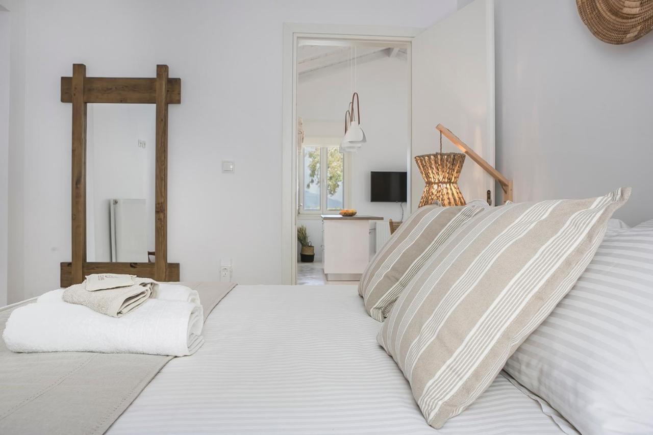 Villa Olvio Living By The Sea à Sami  Extérieur photo