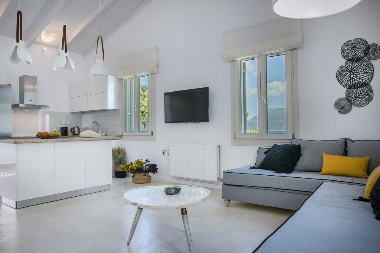 Villa Olvio Living By The Sea à Sami  Extérieur photo