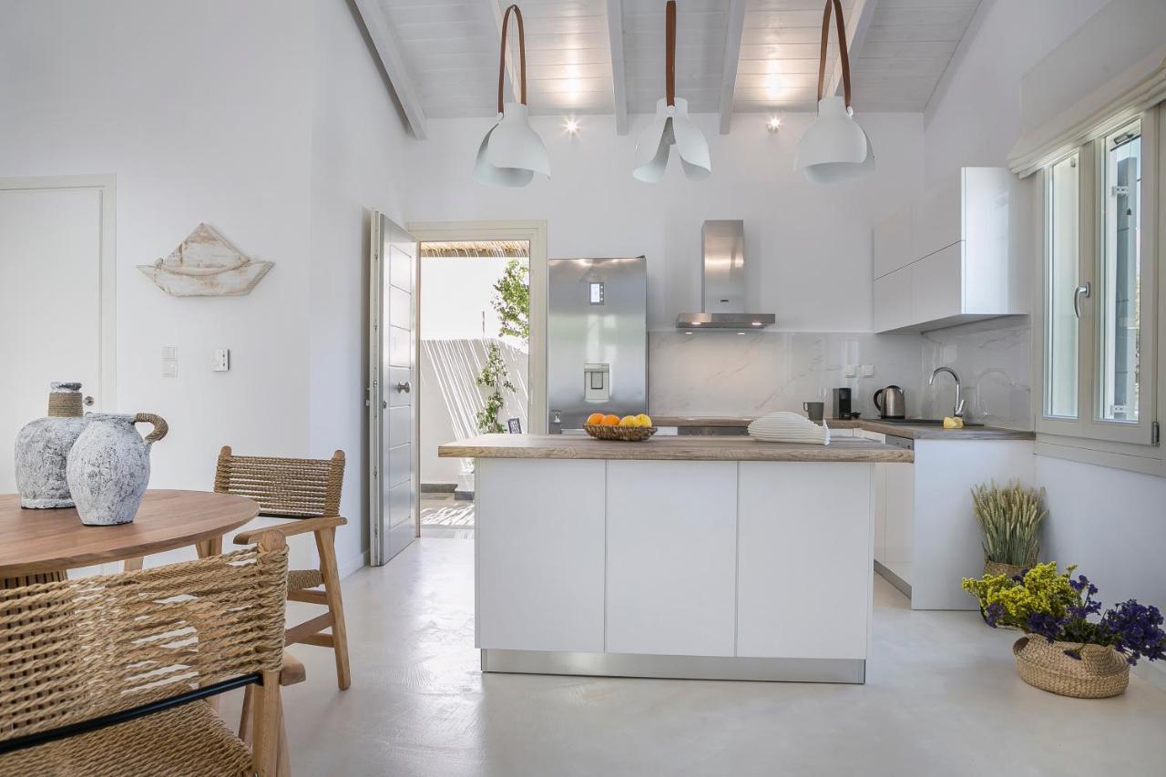 Villa Olvio Living By The Sea à Sami  Extérieur photo