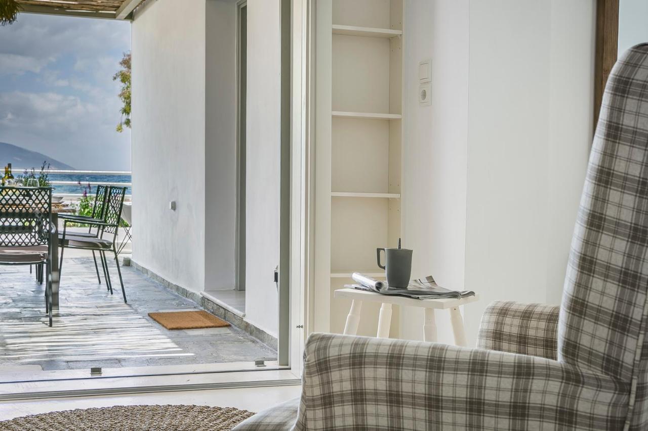 Villa Olvio Living By The Sea à Sami  Extérieur photo