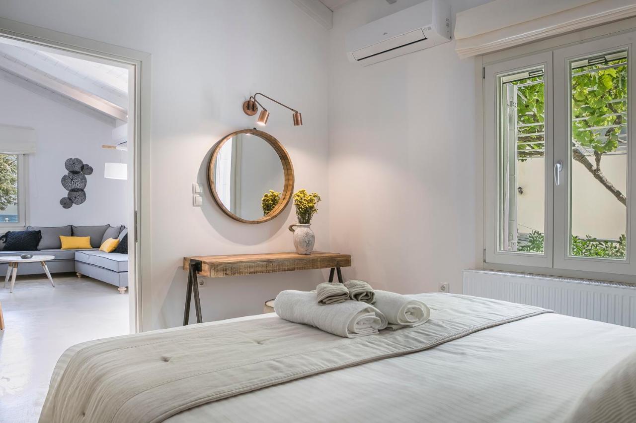 Villa Olvio Living By The Sea à Sami  Extérieur photo