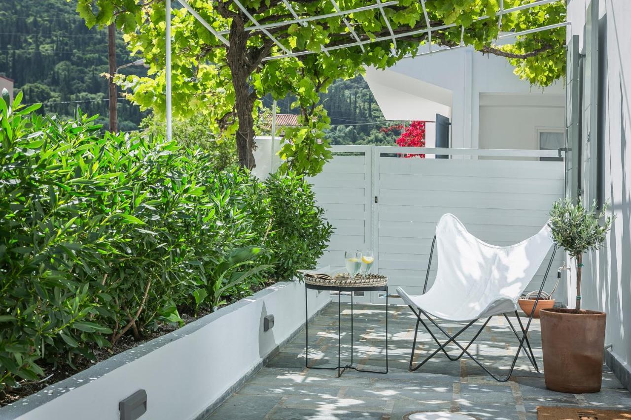 Villa Olvio Living By The Sea à Sami  Extérieur photo